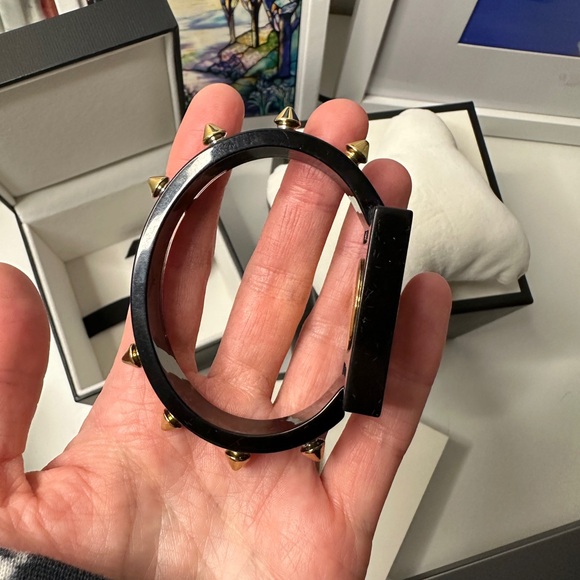 Gucci Black and Gold Watch - Picture 8 of 15